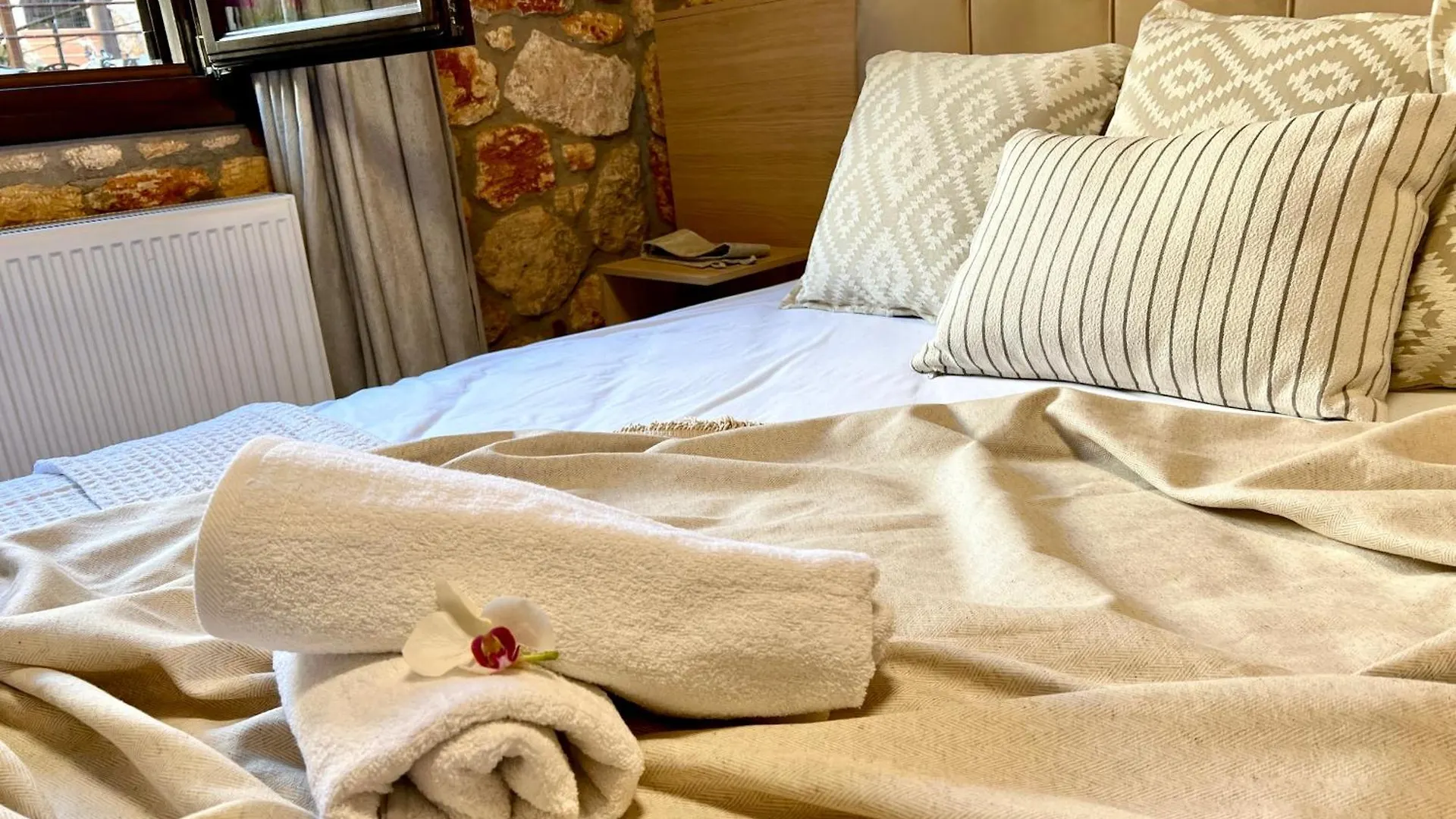 Boutique Stone House Guest House Psakoudia