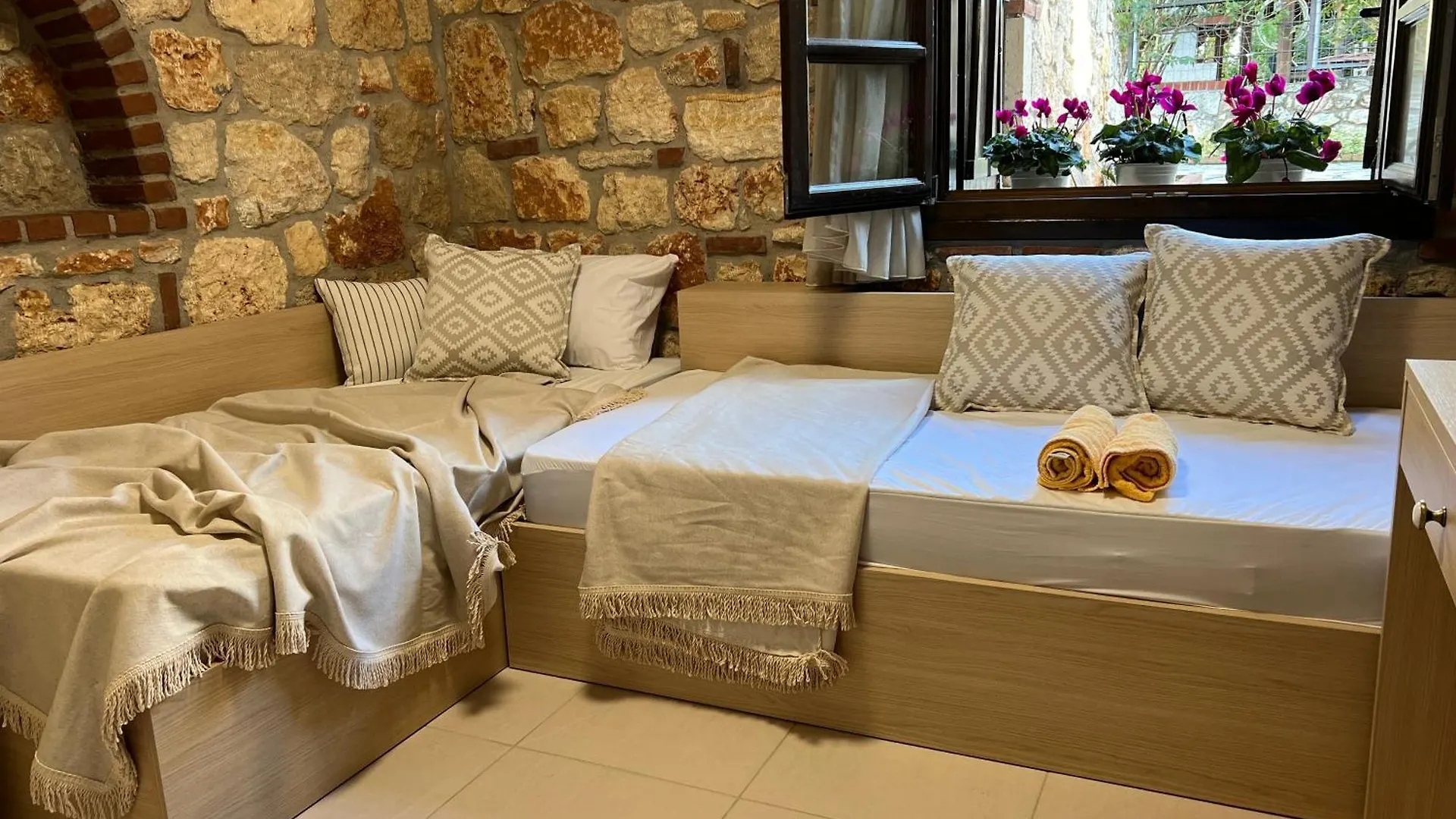 Boutique Stone House Guest House Psakoudia Country house