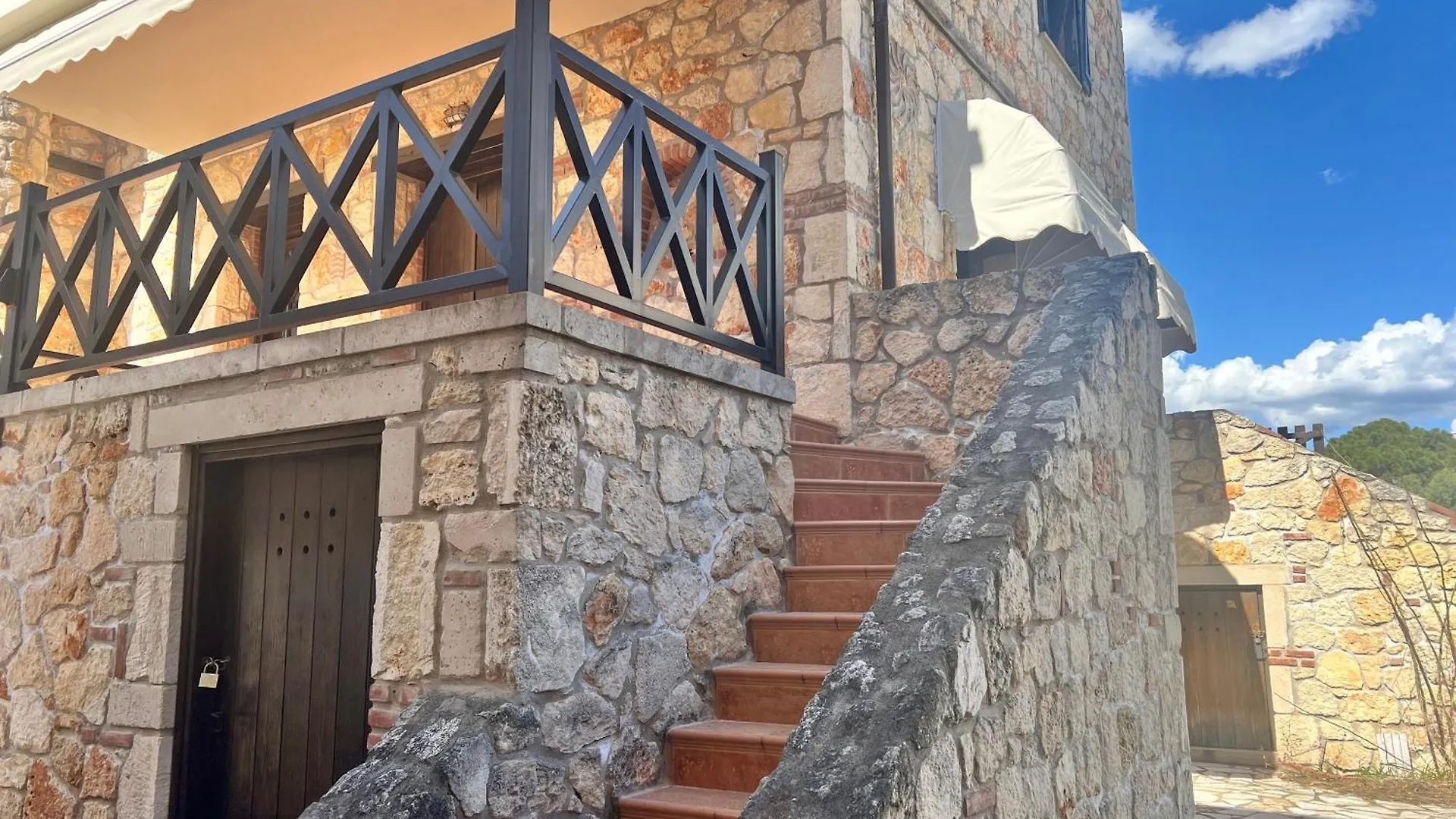 Boutique Stone House Guest House Psakoudia